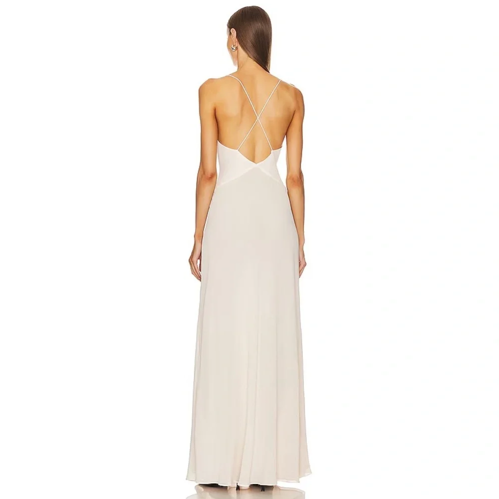 Elegant White Evening Gown - Picture 9 of 14